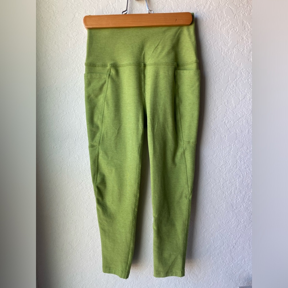 Beyond Yoga Spacedye Out Of Pocket High Waisted Capri Legging in Fern Green ~ S - Picture 4 of 9